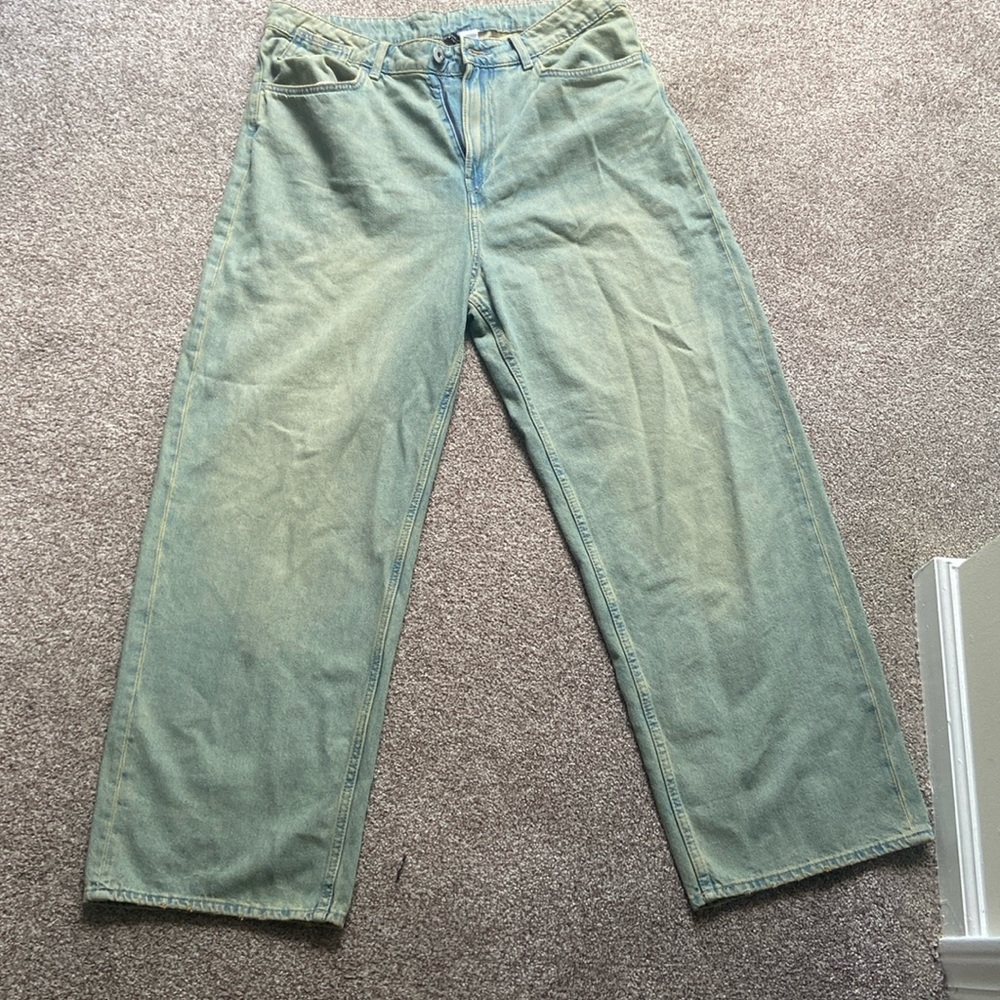 H&M washed flown jeans